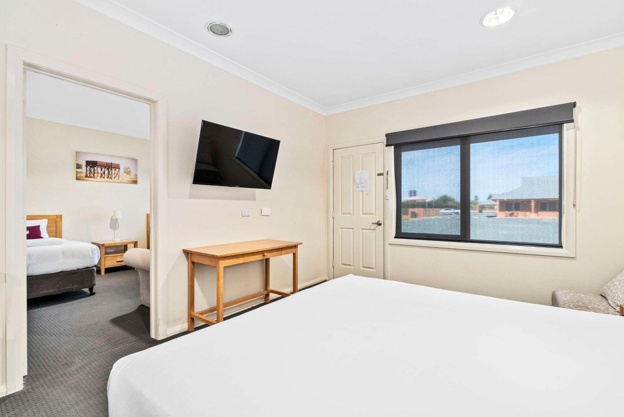 Comfort Inn Bishops Lodge Хэй Экстерьер фото