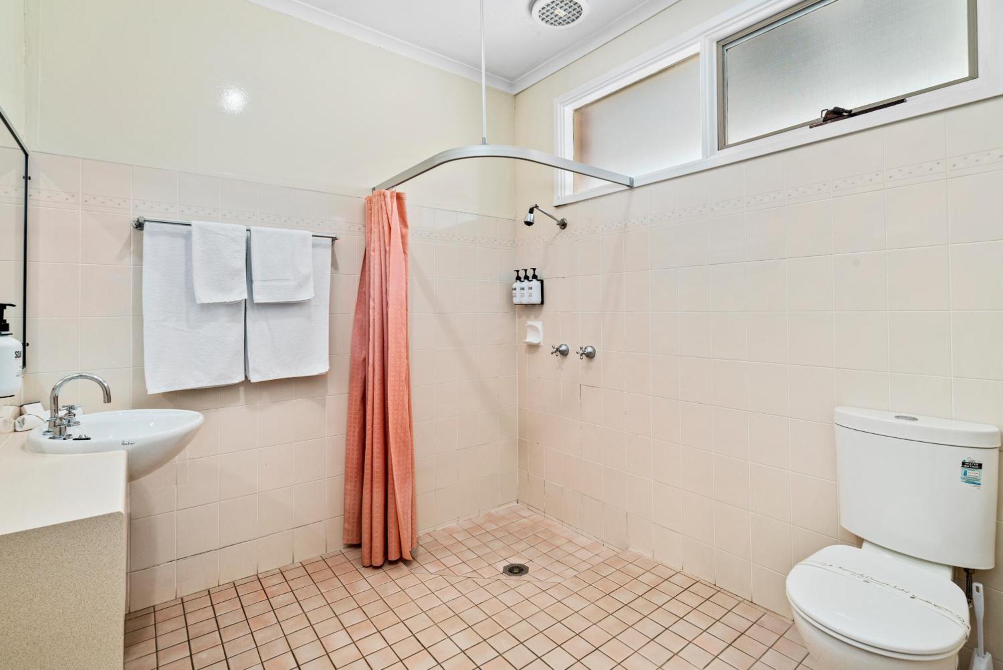 Comfort Inn Bishops Lodge Хэй Экстерьер фото